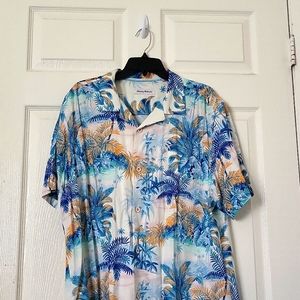 Tommy Bahama blue tropical button down shirt size L